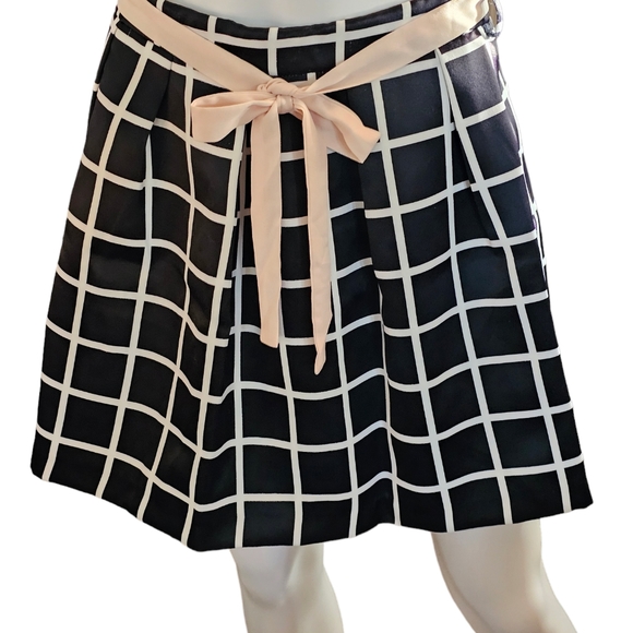 To Be Too Girls Skirt Size 40/XL NWT - Picture 2 of 12